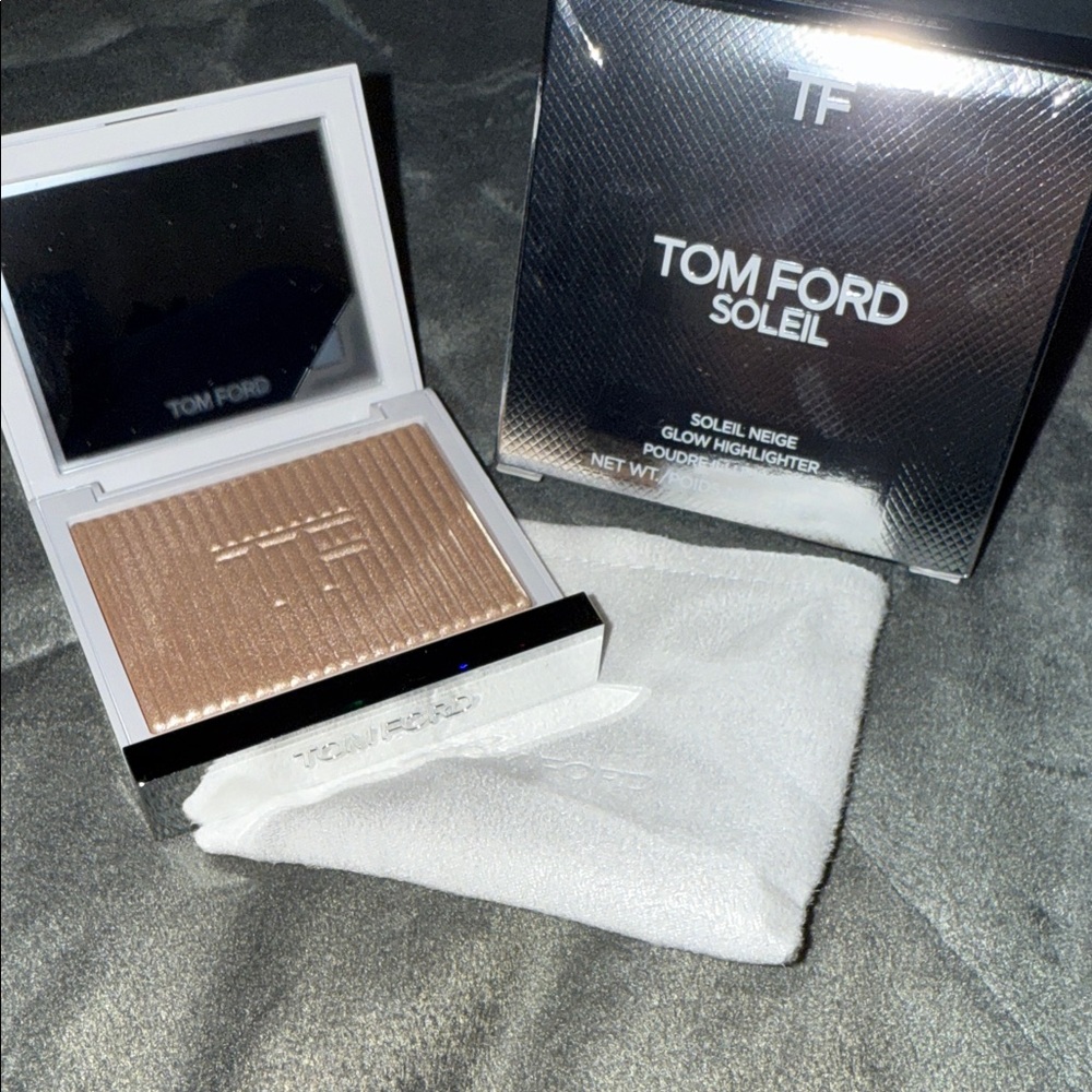 Tom Ford Soleil Neige Highlighter in Shimmering Gold